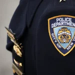 Oficial de NYPD fuera de servicio es arrestado por supuestamente estrangular a su novia