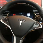 Autoridades investigan a Tesla por un “modo oculto” del sistema de conducción Autopilot