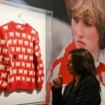 Suéter de ovejas de la princesa Diana es vendido en una subasta de Nueva York por $1.14 millones de dólares