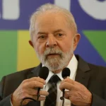 Lula fue sometido con éxito a una cirugía en la que se le implantó una prótesis de cadera