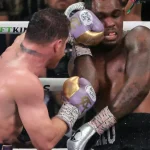 “Primera vez que sentí un golpe que me dejó mareado”, Jermell Charlo admite la superioridad de Canelo en el ring