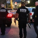 Hombre en New York habría asesinado a su madre hallada dentro de caja en apartamento