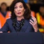 La gobernadora Kathy Hochul busca combatir la alta tasa de mortalidad infantil en New York