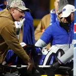 Jugador de Buffalo Bills Bills Taylor Rapp sufrió impactante lesión en el cuello y tuvo que ser sacado en ambulancia