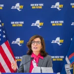 Gobernadora de New York impulsará iniciativas para apoyar a emprendedores inmigrantes y a hispanos de bajos ingresos