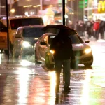 Miles de neoyorquinos están quedan sin electricidad tras fuertes lluvias mientras esperan tormentas el fin de semana