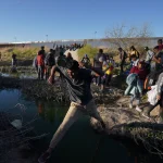 Número de detenidos en cárceles migratorias de EE.UU. sigue en aumento: casi 40,000 en custodia