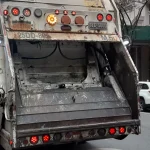 19 toneladas a alta velocidad: joven murió chocado por camión de basura en NY