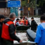 Más de 80.000 personas fueron rescatadas de sus casas tras las inundaciones en el sur de Brasil