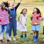 “Diez Consejos de Salud Esenciales para Cuidar a los Niños en Vacaciones”