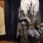 Satanistas quieren «capellanes escolares»: la nueva ley de Florida… y la ira de Satanic Temple