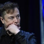 Elon Musk discute con Maduro en redes sociales y lo compara con un burro