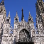 Incendio en catedral gótica de Rouen, Francia, provocó evacuaciones