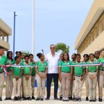 RD: Luis Abinader inaugura en San Pedro de Macorís un liceo, un puente peatonal, un muro, una fortaleza y el asfaltado de calles en diferentes sectores