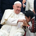 El papa Francisco llega a Indonesia para fortalecer lazos con el islam