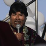 Acusan a Evo Morales de violar a una niña