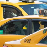 New York ordena que nuevos taxis amarillos sean accesibles para sillas de ruedas, conductores se quejan del costo