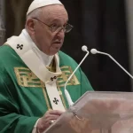 Papa Francisco recorta el salario de los cardenales de la Curia romana