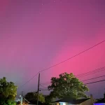 Espectáculo nocturno en NY: sorprenden luces del norte causadas por tormenta solar