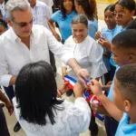 RD: Luis Abinader inaugura liceo, carretera, y un muelle turístico y pesquero en Miches; también escuela básica en SPM