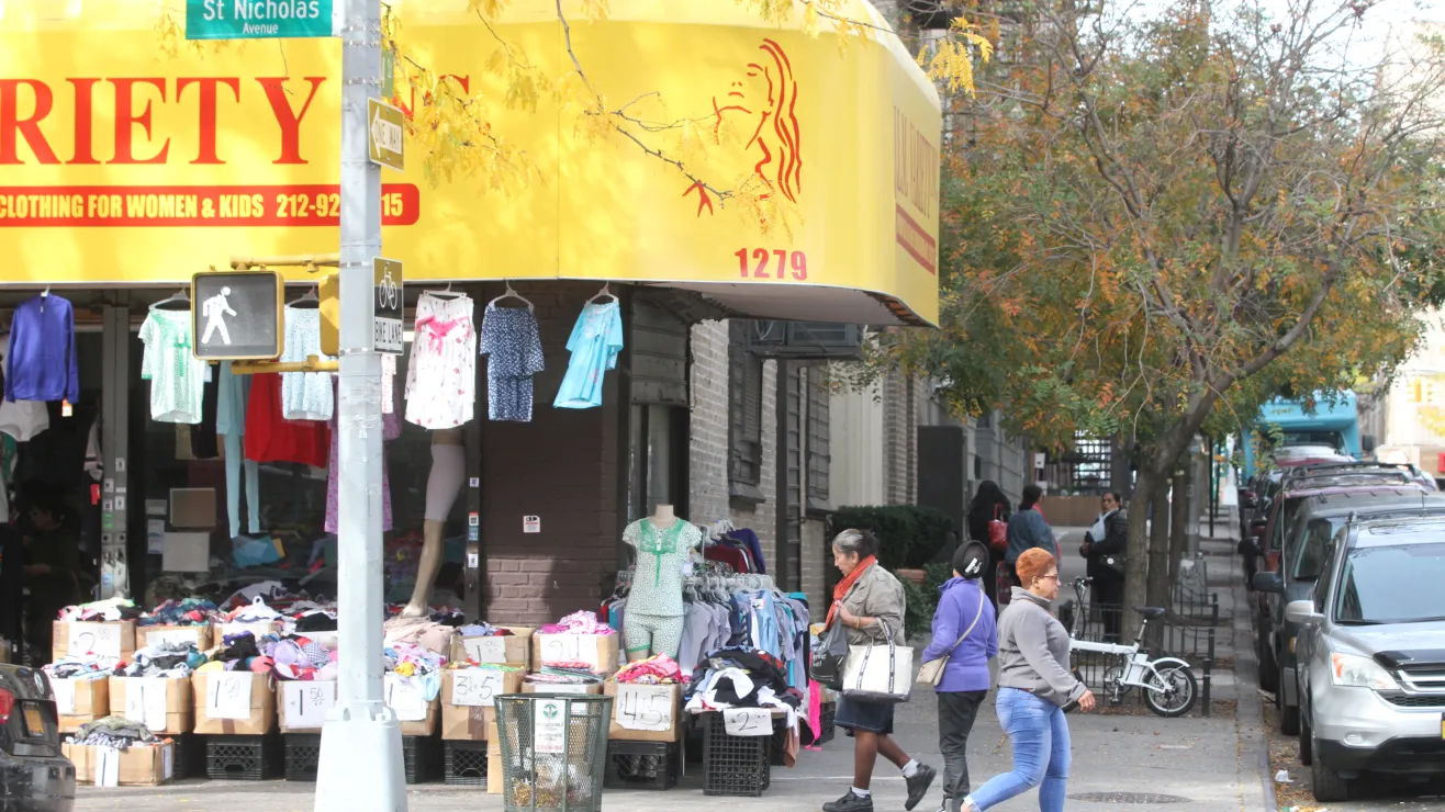 10-25-2019_washingtonheights_dr_voting_012.jpg