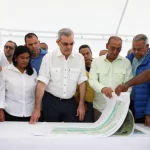 RD: Presidente Luis Abinader supervisa muro de contención en malecón de Nagua